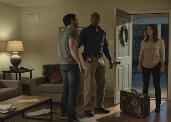 Man Turns Away Homeless Sister Who Ghosted Him Over Police Husband Years Earlier