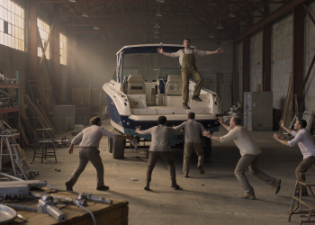 Worker Risks Life And Collapses From Boat Deck To Prove Manager Wrong About One Bottle Of Water