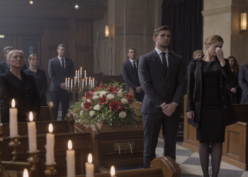 Man Accidentally Wears Overpowering Perfume To Girlfriend's Aunt's Funeral And Gets Called Insensitive Man Accidentally Wears Overpowering Perfume To Girlfriend’s Aunt’s Funeral And Gets Called Insensitive