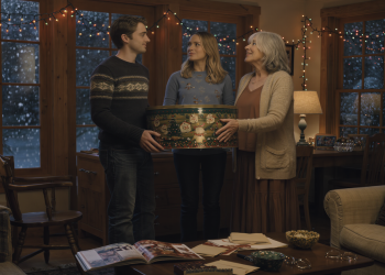 Siblings Hate Their Christmas Cookies Gift, But Never Find The Guts To Tell Family Friend Siblings Hate Their Christmas Cookies Gift, But Never Find The Guts To Tell Family Friend