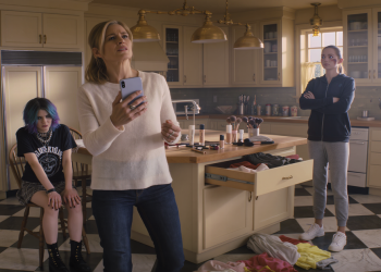 Mom Confiscates Bully Daughter’s Makeup And Clothes After School Torment Leaves Stepsister Heartbroken