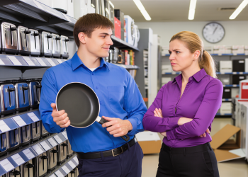 Retail Worker Outsmarts Manager’s Clock-Out Rule, Earning Extra Cash For Doing Nothing