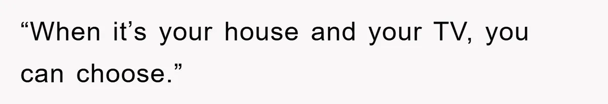 Kid Gets Revenge After Mom Forces Them To Eat Salad For Years, Serves A “Salad” Mom Will Never Forget “When it’s your house and your TV, you can choose.”