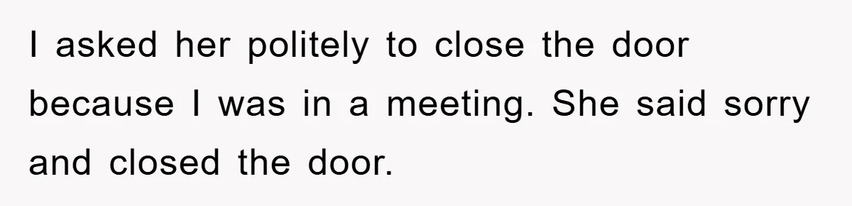 Man Working From Home “Trains” His Wife Like A Cat During Meetings, Internet Divided I asked her politely to close the door because I was in a meeting. She said sorry and closed the door.