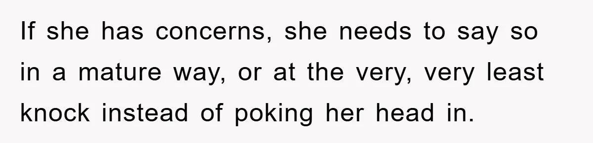 Man Working From Home “Trains” His Wife Like A Cat During Meetings, Internet Divided If she has concerns, she needs to say so in a mature way, or at the very, very least knock instead of poking her head in.