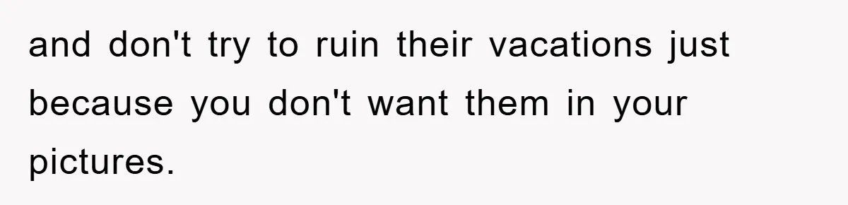 Bridezilla Demands Strangers Vanish From Public Beach Wedding Photos During Busy Cancun Ceremony and don't try to ruin their vacations just because you don't want them in your pictures.