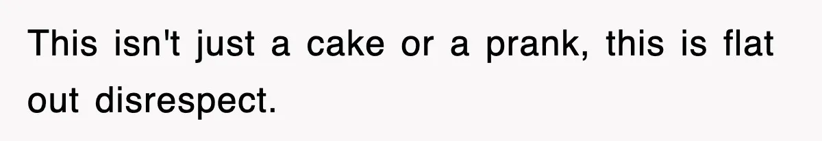 Bride Walks Out Of Her Own Wedding After Groom Smashes Cake In Her Face This isn't just a cake or a prank, this is flat out disrespect.