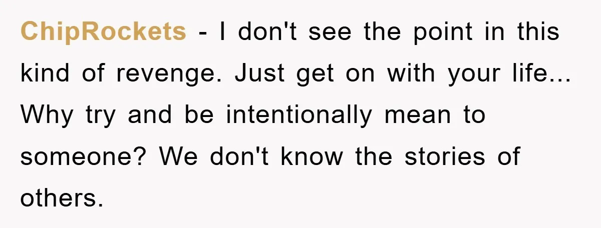 Rude Shoe Clerk Gets a Taste of Her Own Medicine From a Pack of Friends ChipRockets - I don't see the point in this kind of revenge. Just get on with your life... Why try and be intentionally mean to someone? We don't know the...