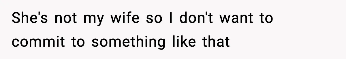 Man Refuses To Eat Girlfriend’s Cake After She Throws A Surprise Party And Disrespects His Mom’s Gift She's not my wife so I don't want to commit to something like that