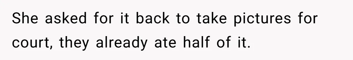 Airport Guard Tries To “Confiscate” Woman’s Empty Bottle For Himself, She Outsmarts Him And Leaves Him Fuming She asked for it back to take pictures for court, they already ate half of it.