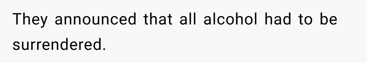 Airport Guard Tries To “Confiscate” Woman’s Empty Bottle For Himself, She Outsmarts Him And Leaves Him Fuming They announced that all alcohol had to be surrendered.