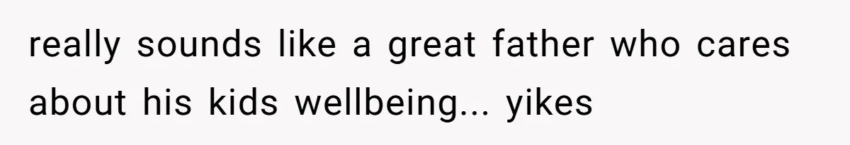 Man Warns Dad About Hazard Near His Little Kids But Gets Accused Of Destroying Their Beach Day really sounds like a great father who cares about his kids wellbeing... yikes
