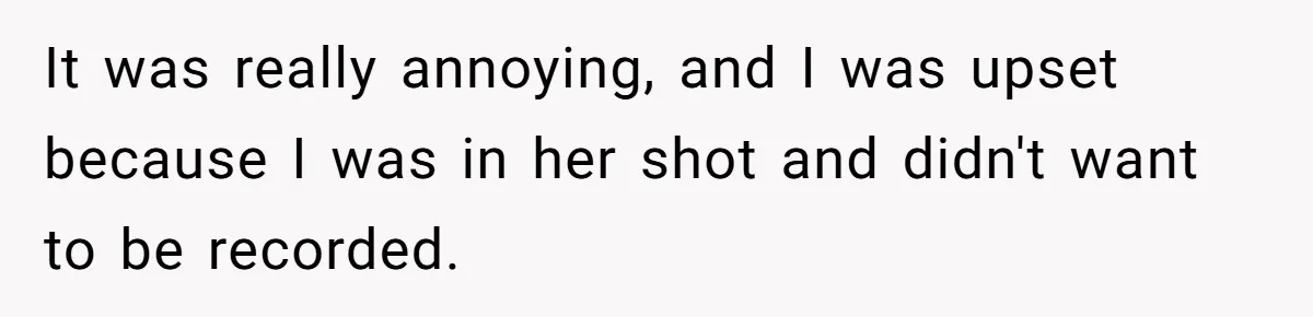 Woman Tries To Record Her Workout At The Gym, But Everyone Keeps Walking In Front Of Her Camera It was really annoying, and I was upset because I was in her shot and didn't want to be recorded.