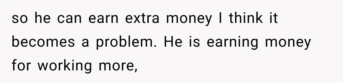 Eldest Brother Refuses To Share His Restaurant Leftovers With 11-Year-Old Sister After A Petty Reason so he can earn extra money I think it becomes a problem. He is earning money for working more,