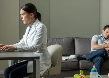 Doctor Screams At Husband After He Refuses To Stay Home With Their 9-Week-Old Daughter Doctor Screams At Husband After He Refuses To Stay Home With Their 9-Week-Old Daughter