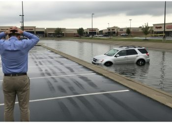 Husband Files For Divorce After Wife Drives Their SUV Straight Into A Canal Husband Files For Divorce After Wife Drives Their SUV Straight Into A Canal