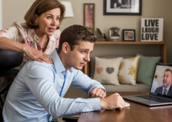 Hiring Manager Tells Applicant’s Mom Her Presence Cost Her Son The Job Hiring Manager Tells Applicant’s Mom Her Presence Cost Her Son The Job