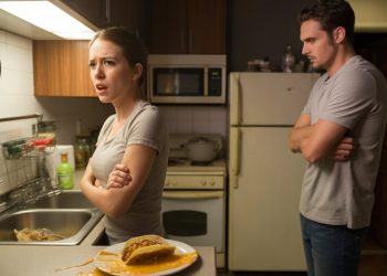 Boyfriend Sneaks Cheese Into Girlfriend’s Taco Despite Her Allergy, Then Whines When She Makes Him Do The Dishes Boyfriend Sneaks Cheese Into Girlfriend’s Taco Despite Her Allergy, Then Whines When She Makes Him Do The Dishes
