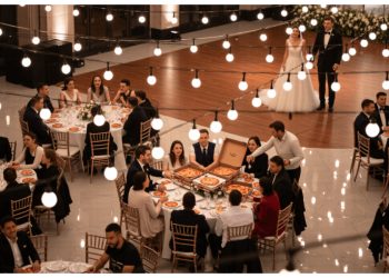 Hungry Wedding Guest Orders Pizza When In Laws Eat All The Food Hungry Wedding Guest Orders Pizza When In Laws Eat All The Food