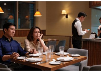 Couple Waits 25 Minutes to Order, Then Refuses to Tip After Shocking Discovery Couple Waits 25 Minutes to Order, Then Refuses to Tip After Shocking Discovery