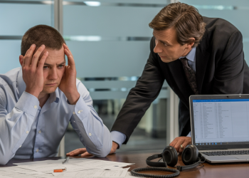 VP Fires Young Employee Weeks After Both His Parents Die, Sparks Outrage Over “Heartless” Decision VP Fires Young Employee Weeks After Both His Parents Die, Sparks Outrage Over “Heartless” Decision