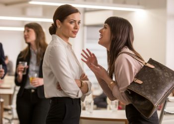 Coworker Demands To Know Her Husband’s Salary, She Drops One Savage Line And Walks Away Coworker Demands To Know Her Husband’s Salary, She Drops One Savage Line And Walks Away