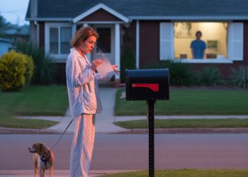 Woman Catches Nosey Neighbor Reading Her Bank Letter, Decides To “Bless” Her With Endless Scripture Woman Catches Nosey Neighbor Reading Her Bank Letter, Decides To “Bless” Her With Endless Scripture
