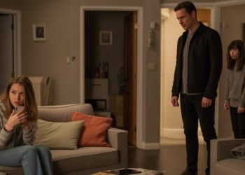 Girl Trusts Her Gut, Breaks Off Engagement And Everyone Thinks She’s ‘Too Sensitive’ Girl Trusts Her Gut, Breaks Off Engagement And Everyone Thinks She’s ‘Too Sensitive’