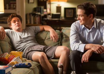 Roommate Tries To Shame Housemates For Not Wearing Clothes, Now He’s Mad They Won’t Change Roommate Tries To Shame Housemates For Not Wearing Clothes, Now He’s Mad They Won’t Change