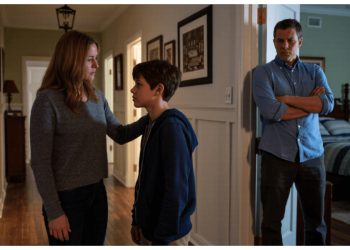 Fiancé Accuses Woman of Crossing a Line After She Kisses Her Brother Goodbye