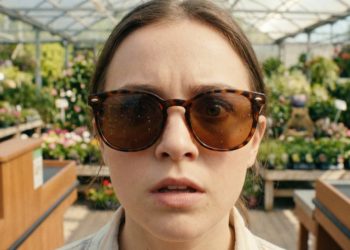 My Sunglasses Saved My Eyes! Retail Worker Tells Off Mom After Autistic Son Sprays Bleach