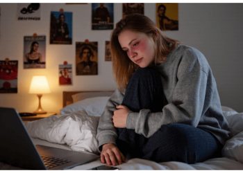 No Tinder Matches for 6 Months, Then a Friend Told Her the Truth