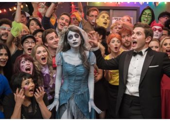 Couple Plans Secret Wedding, Gets Mad When Guest Arrives Dressed as the Corpse Bride Couple Plans Secret Wedding, Gets Mad When Guest Arrives Dressed as the Corpse Bride