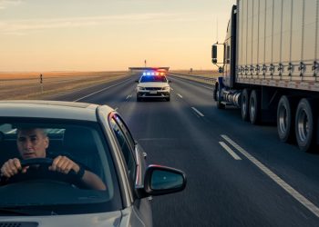 Driver Tries to Play Games with a Trucker - Ends Up Getting Pulled Over Instead Driver Tries to Play Games with a Trucker – Ends Up Getting Pulled Over Instead