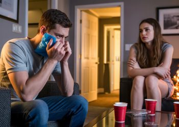 Boyfriend Demands Respect, Starts A Fight With Her Ex, Then Blames Her For Not Comforting Him Boyfriend Demands Respect, Starts A Fight With Her Ex, Then Blames Her For Not Comforting Him