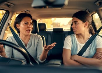 Daughter Can’t Handle Mom’s Tough Love After Constantly Comparing Herself To Her Stepsister