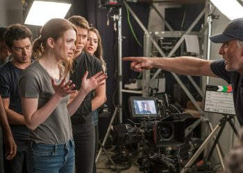 PA Challenges Director’s Vision, Mom Says She Should Apologize To Save Her Career PA Challenges Director’s Vision, Mom Says She Should Apologize To Save Her Career