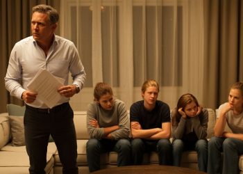 A Dad Secretly Planned a ‘Mandatory Family Meeting’ – Then Couldn’t Explain Why