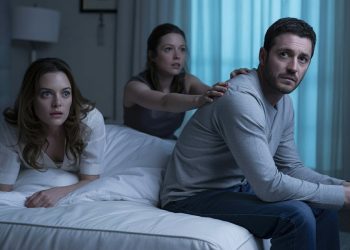 She Woke Up to Her Friend Kissing Her Husband’s Neck. What Followed Ended the Marriage She Woke Up to Her Friend Kissing Her Husband’s Neck. What Followed Ended the Marriage