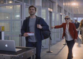 Fellow Traveler Watches Rude Woman Lose Laptop At Airport Security After She Shoves Past In Line Fellow Traveler Watches Rude Woman Lose Laptop At Airport Security After She Shoves Past In Line