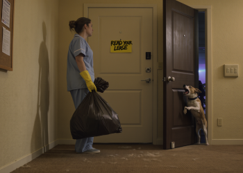 Neighbor Leaves Snarky Note Over One Trash Bag And Gets Evicted For Unexpected Reason