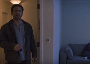 Dad Drives Furious 14-Year-Old Daughter To Cold Mom’s House After What She Says During Fight