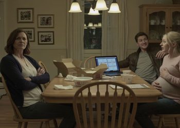 19-Year-Old Daughter Ditches College For Deadbeat Boyfriend, Mom Orders Her To Move Out