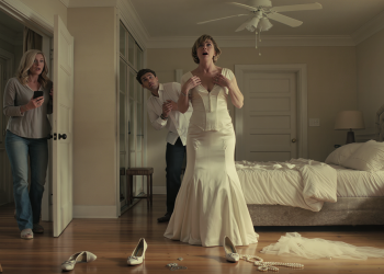 Fiancé Lets Mom Wear Bride’s Wedding Dress, Leaving Her Disgusted And Postponing The Wedding