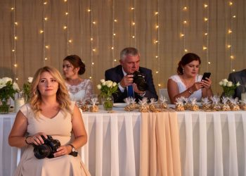 Kind Baker Gifts Free Wedding Photos Then Refuses After Bride’s Crew Ruins Her Entire Life