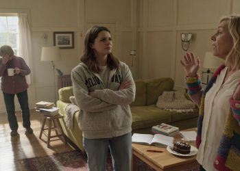 Mom’s Friend Boasts About Having Two Kids At 22, 22-Year-Old Silences Her With One Brutal Truth