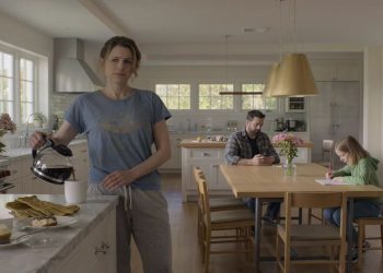 Mom Gets Early Flowers And Diabetic Treats Then Spends Mother’s Day Completely Ignored By Family