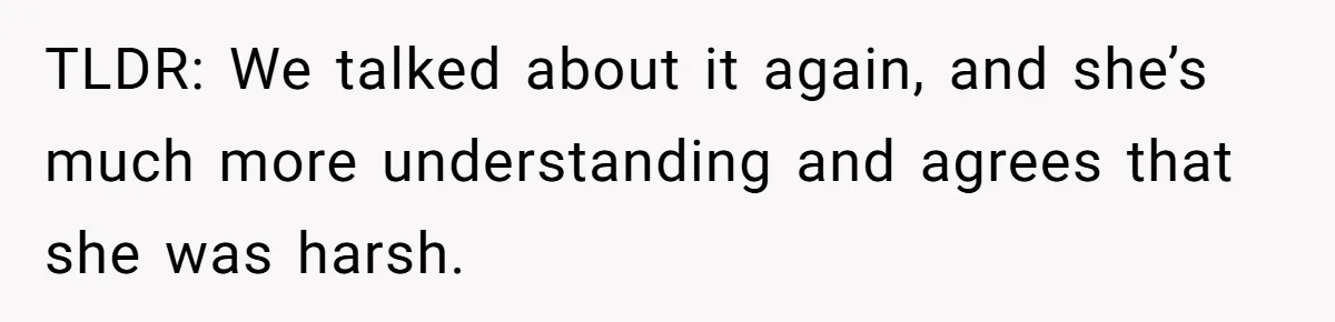 Girlfriend Wants Woman To Stop Wearing A Bonnet Over Cultural Concerns, But Woman Stands Her Ground TLDR: We talked about it again, and she’s much more understanding and agrees that she was harsh.