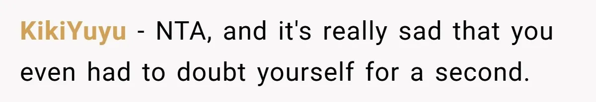 Girlfriend Wants Woman To Stop Wearing A Bonnet Over Cultural Concerns, But Woman Stands Her Ground KikiYuyu − NTA, and it's really sad that you even had to doubt yourself for a second.