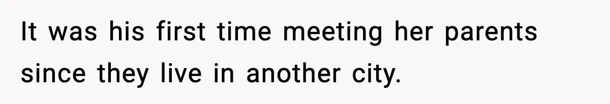 Dad Laughs When Son Gets Chewed Out For Bad Table Manners By His Girlfriend’s Parents It was his first time meeting her parents since they live in another city.